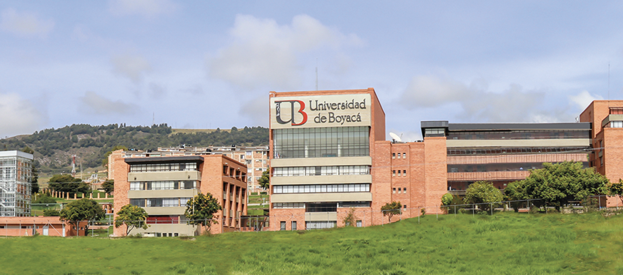 Ven y estudia en la UdB