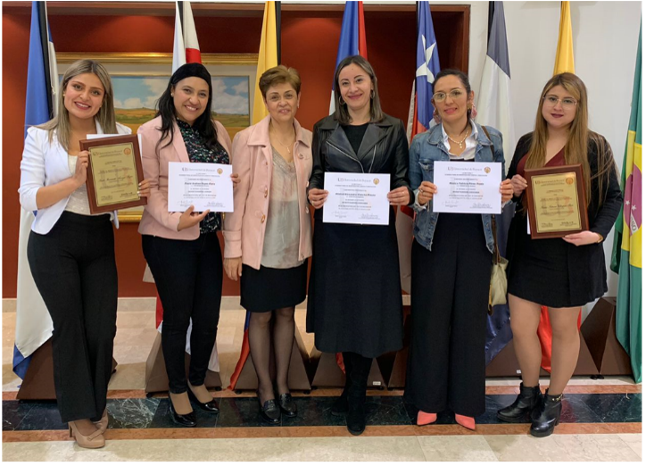 Premio al mérito en proyección social