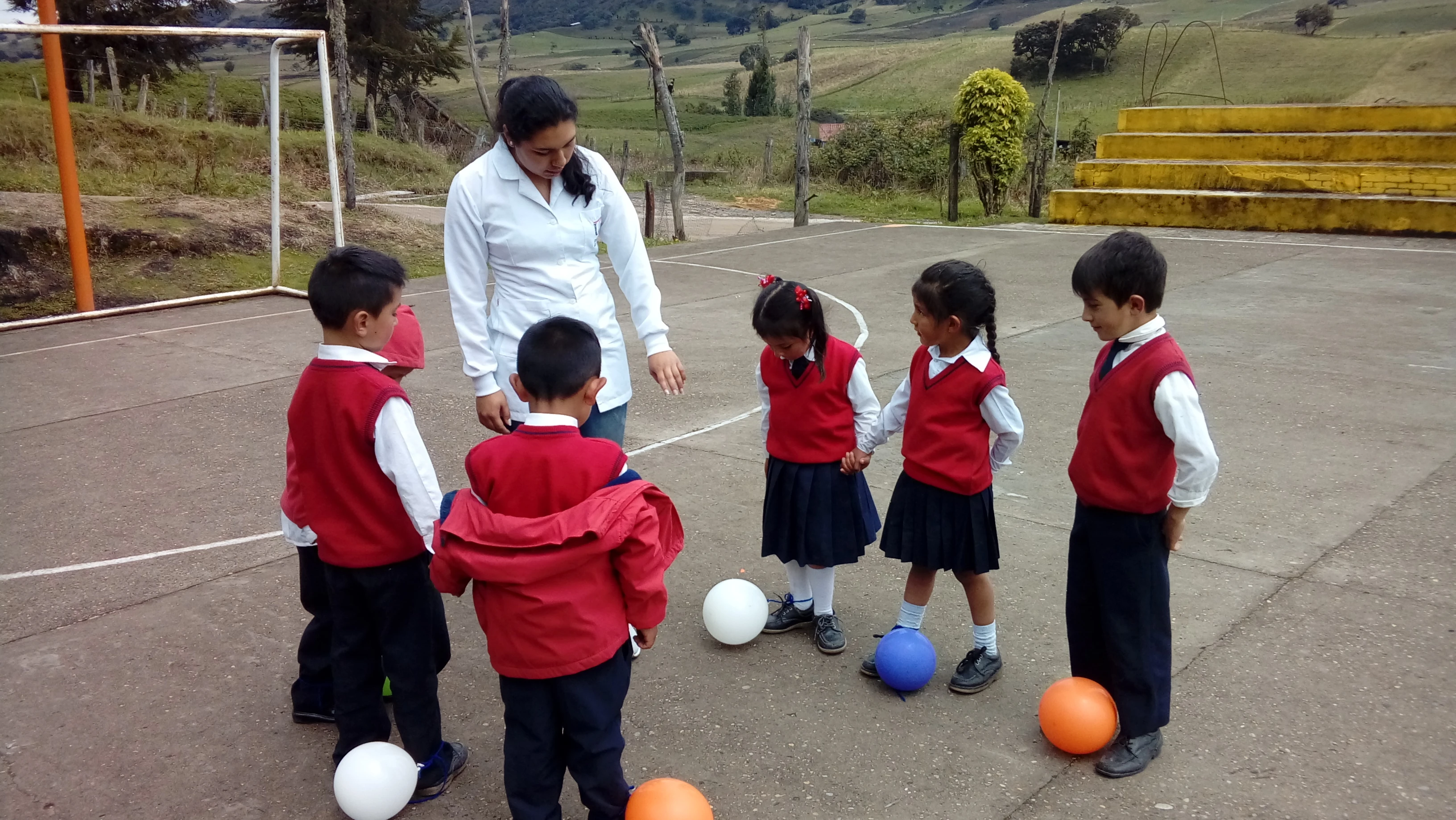 Escolares de la institución educativa rural del sur, vereda Runta abajo
