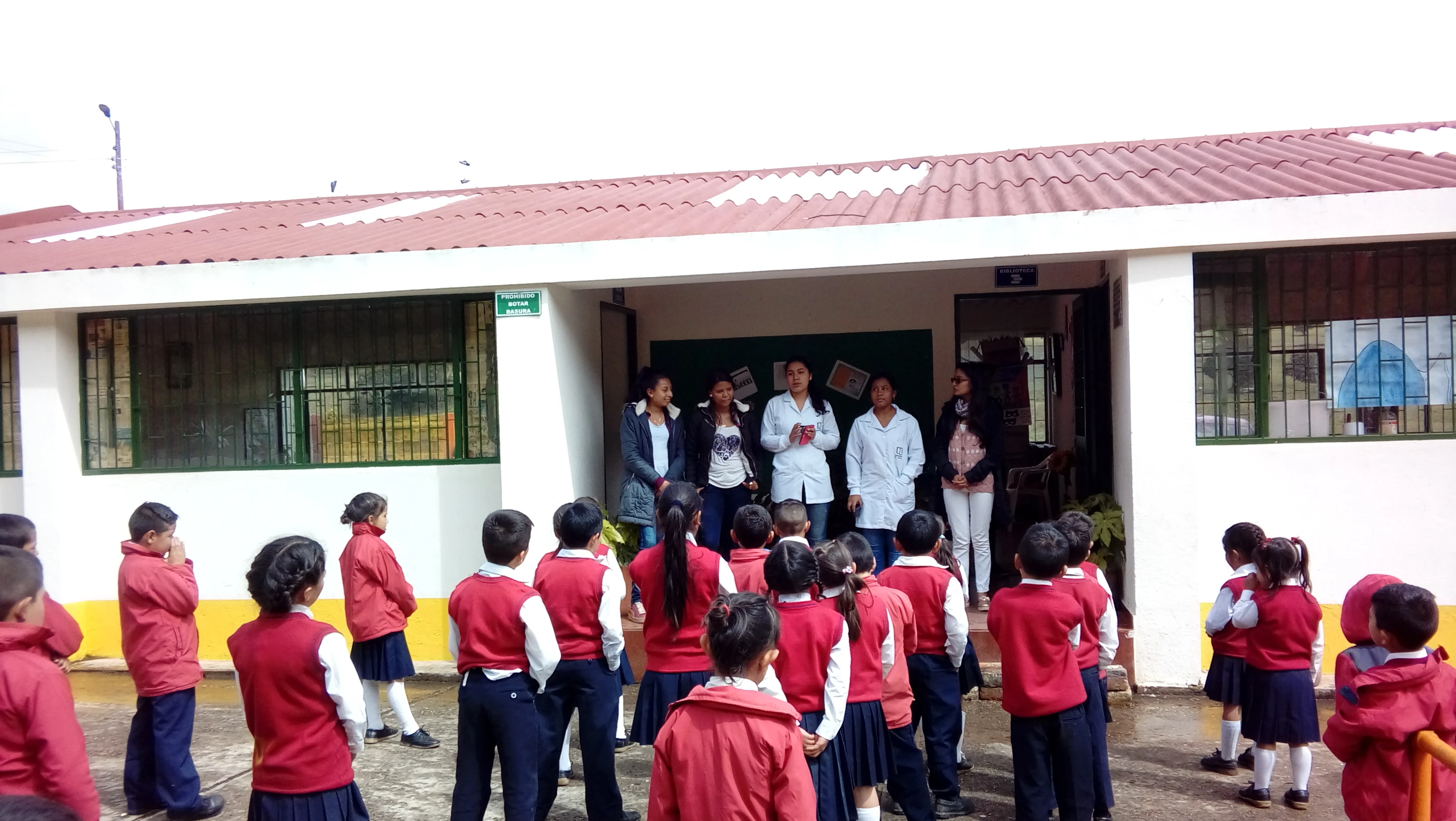 Escolares de la institución educativa rural del sur, vereda Runta abajo
