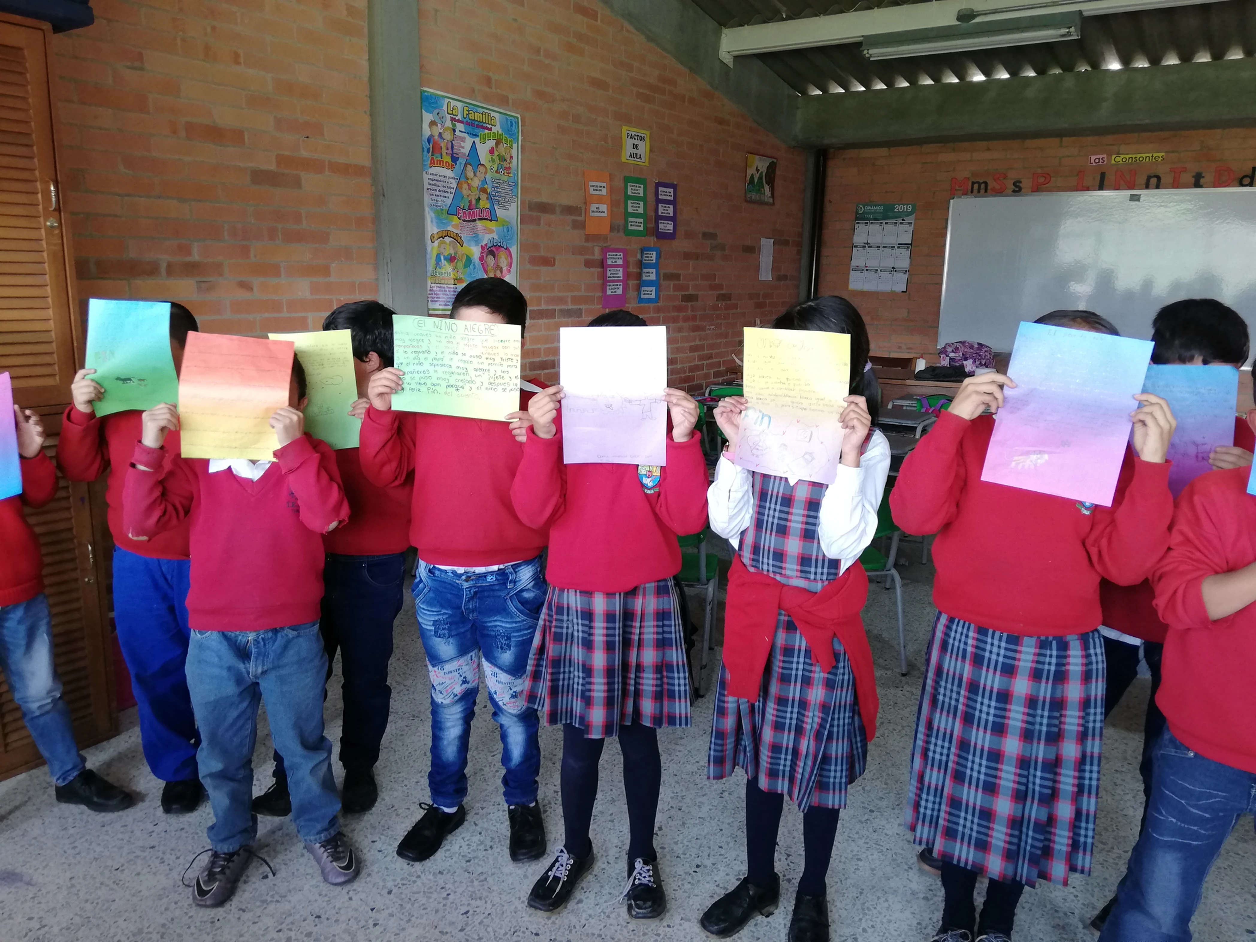 Escolares de la institución educativa rural del sur, vereda Runta abajo