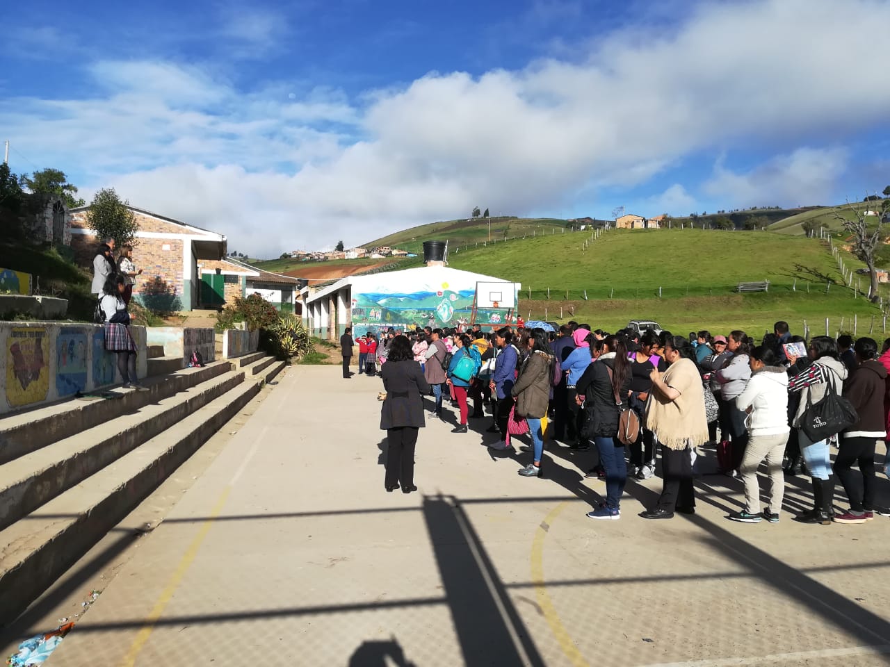 Escolares de la institución educativa rural del sur, vereda Runta abajo