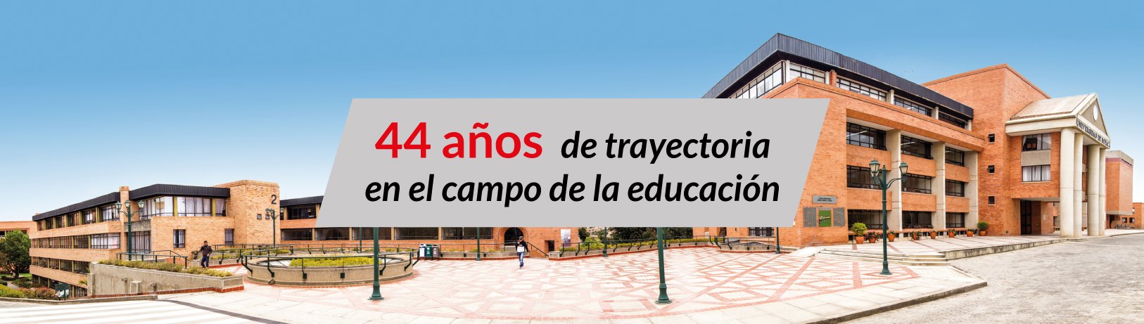 44 años de educación