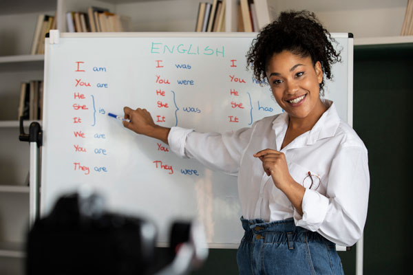Docente Tiempo Completo Departamento de Idiomas sede Tunja