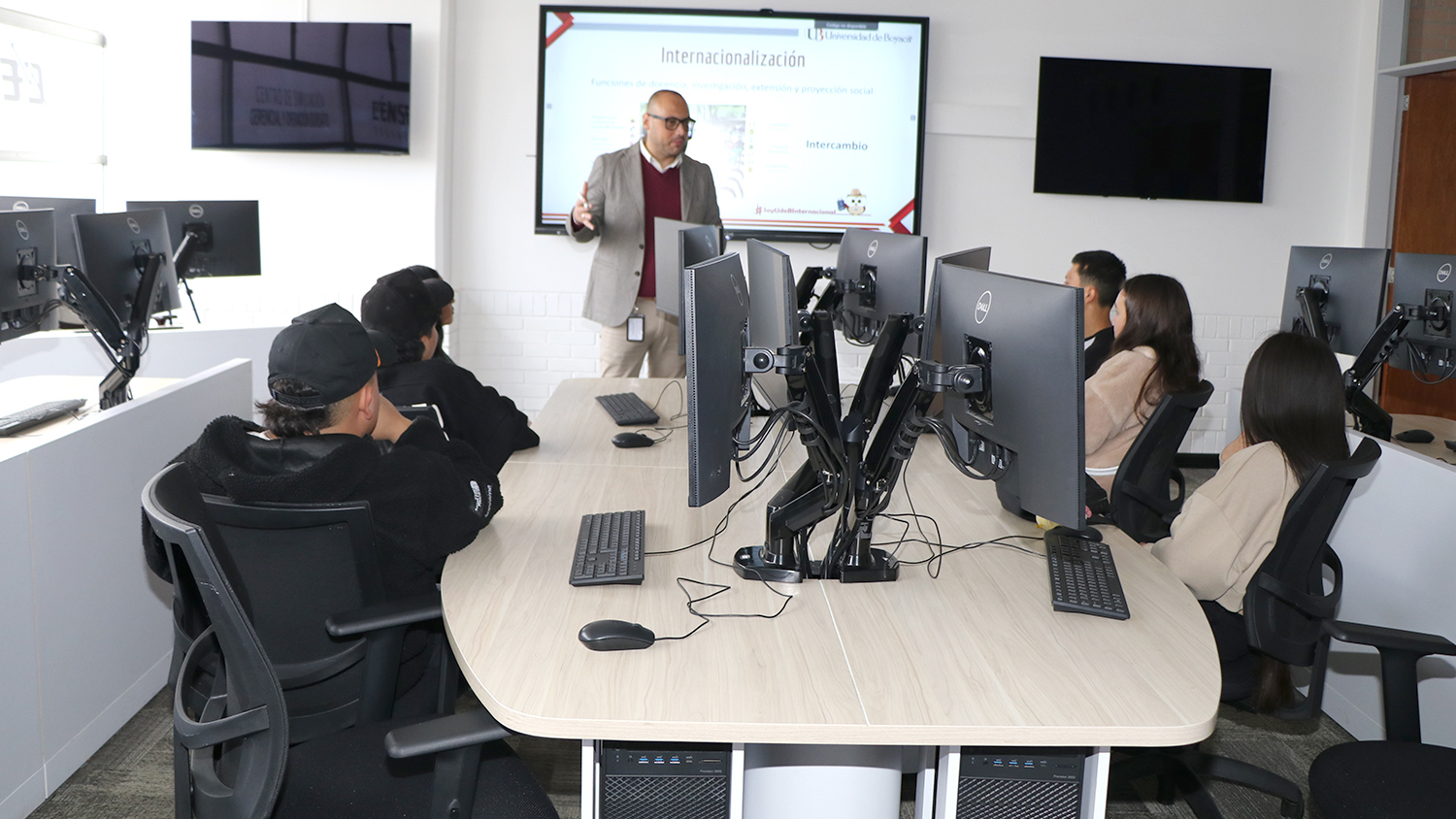 Centro de Simulación Gerencial y de Operación Bursátil - CENSEI