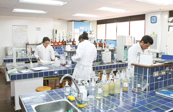 Laboratorio de bioquímica - Sede Tunja