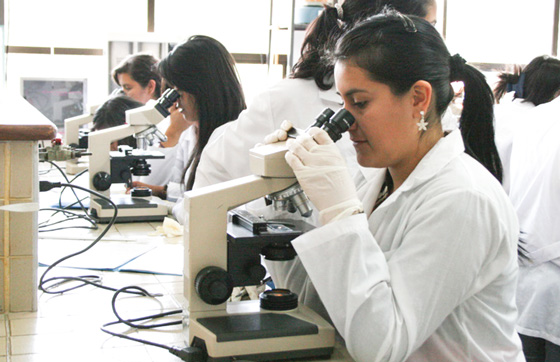 Laboratorio de biología -  Sede Tunja