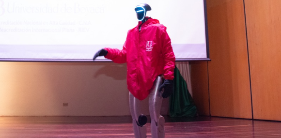 RobotFlow fue la sensación del Education Fest, sorprendiendo a los asistentes con innovación y tecnología.