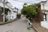 Bienvenida al barrio con lugares icónicos del lugar 