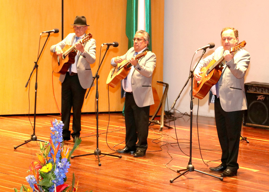 Serenata a la Universidad de Boyacá