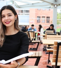 Ven y estudia en la UdeB