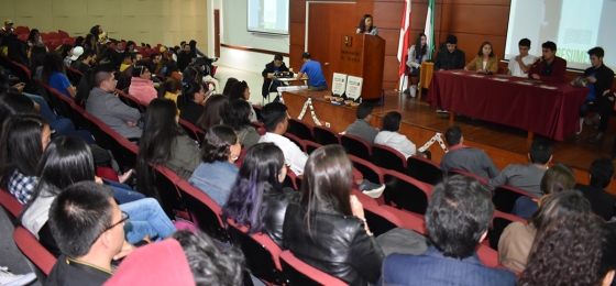Auditorio con estudiantes
