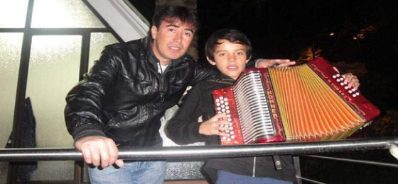 Foto: Ronald Torres / Ronald y su padre forjando el inicio de un futuro rey vallenato.