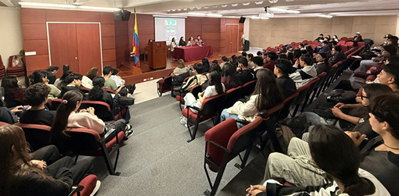 Mujeres que Transforman: Huellas de Paz desde la Justicia y la Academia
