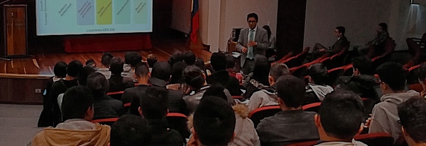 Reunión con estudiantes y docentes de Ingeniería de Sistemas